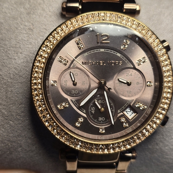 Michael Kors Gold and Crystal Watch - Picture 7 of 10